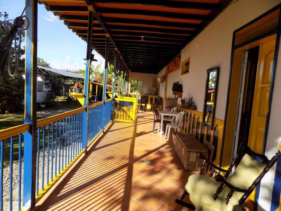 Casa Finca Villa Luz A 800 Mts Del Parque Del Cafe Montenegro Buitenkant foto
