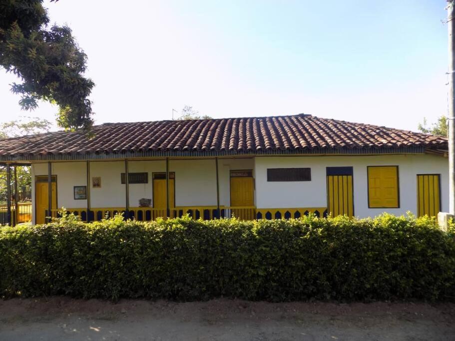 Casa Finca Villa Luz A 800 Mts Del Parque Del Cafe Montenegro Buitenkant foto