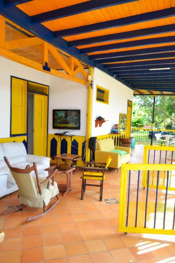 Casa Finca Villa Luz A 800 Mts Del Parque Del Cafe Montenegro Buitenkant foto