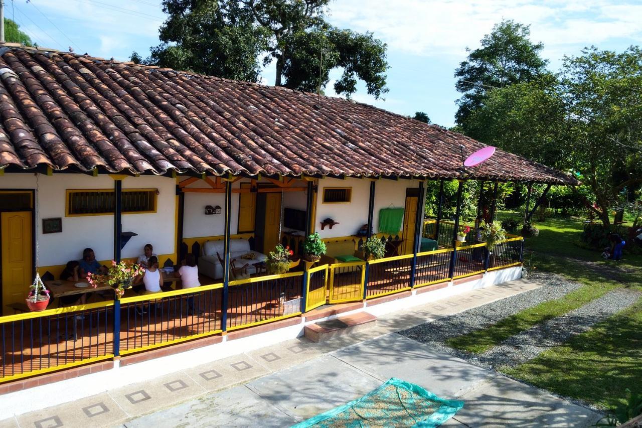 Casa Finca Villa Luz A 800 Mts Del Parque Del Cafe Montenegro Buitenkant foto
