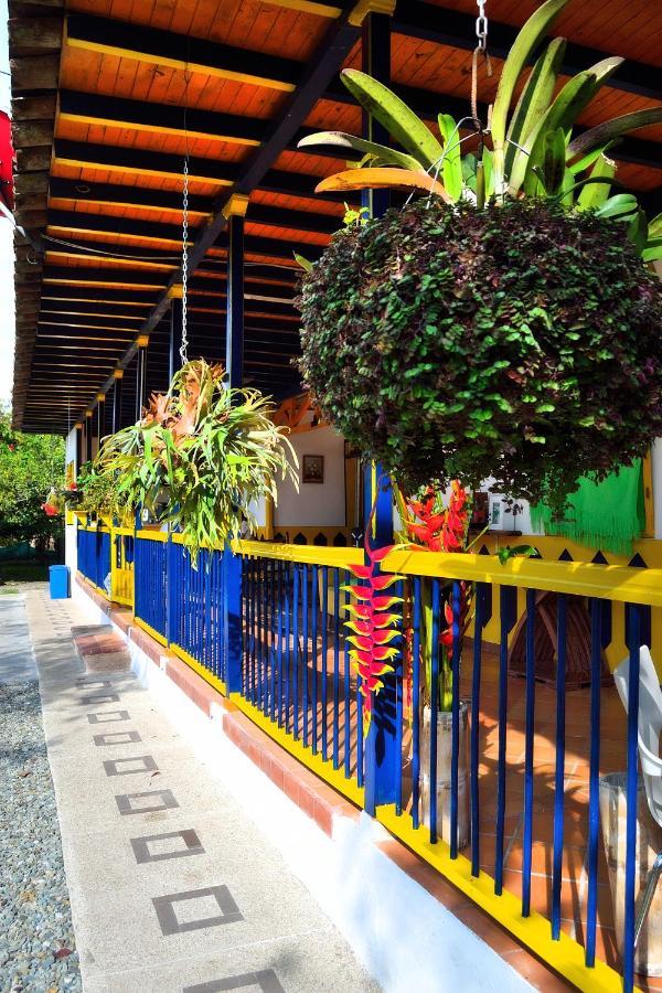 Casa Finca Villa Luz A 800 Mts Del Parque Del Cafe Montenegro Buitenkant foto